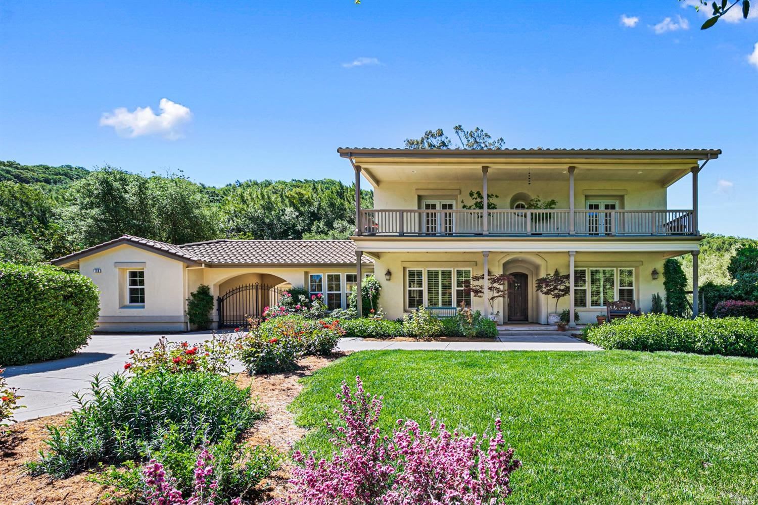 160 Churchill Ln