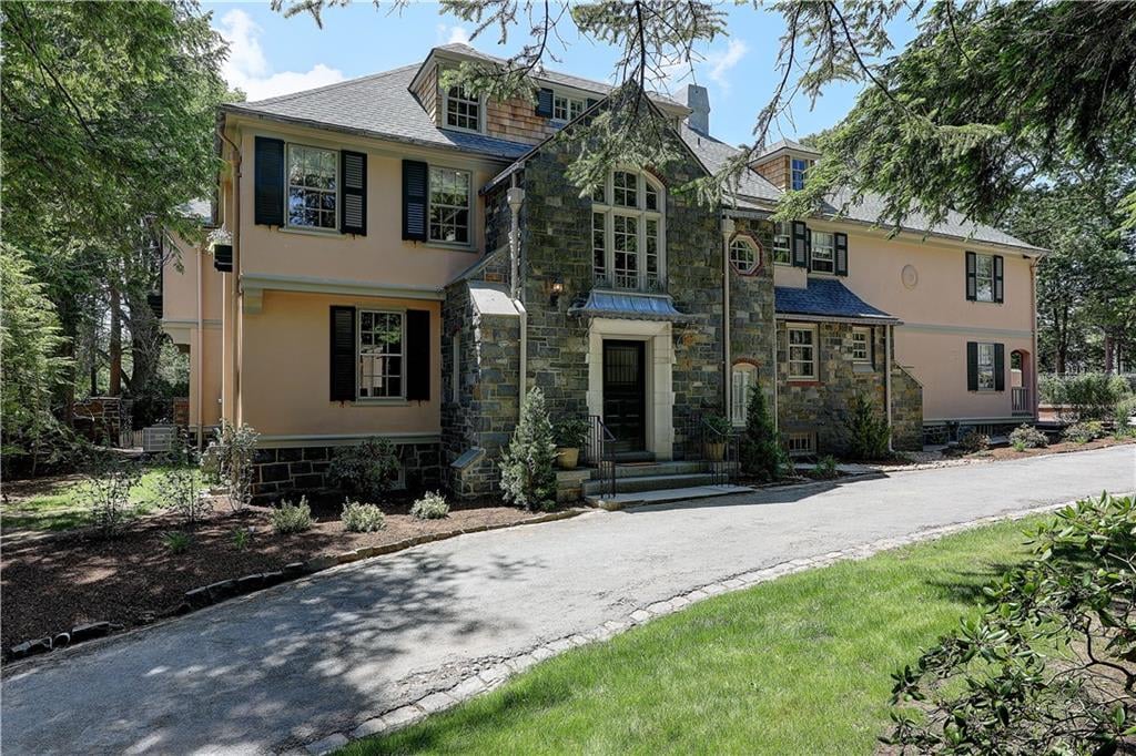288 BLACKSTONE BLVD