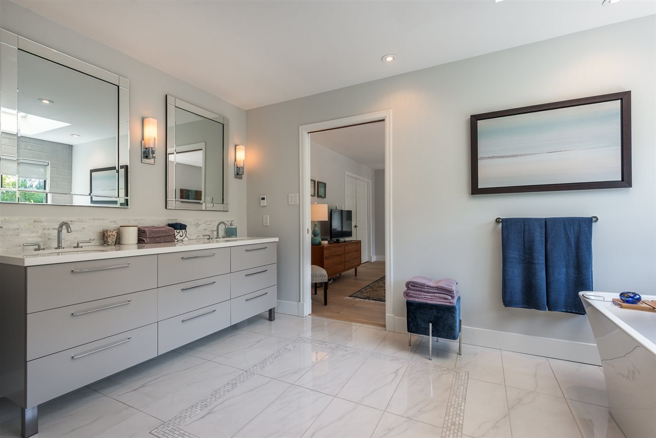 5393 Wildwood Cres