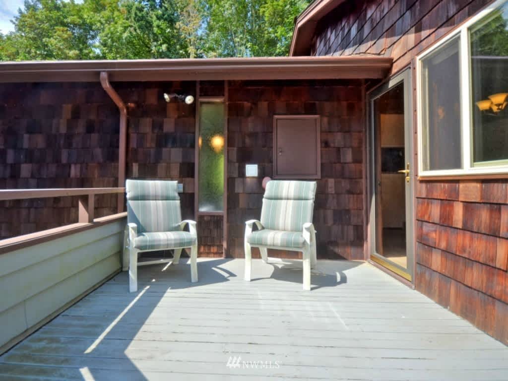 1023 NW 166th St