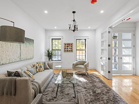 207 Halsey St.