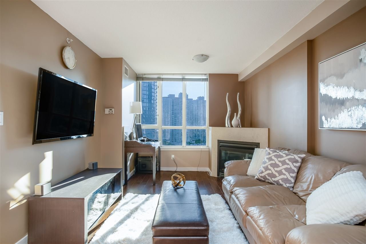 2001-63 Keefer Pl