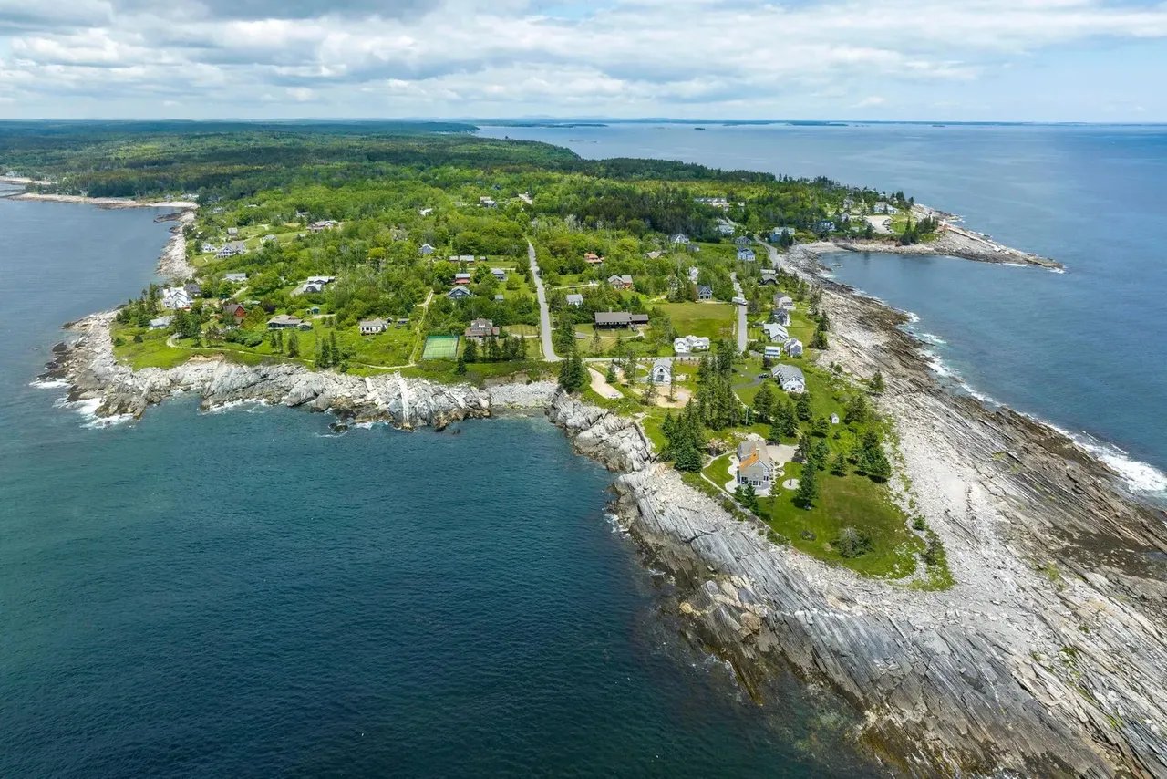 New Listing! 70 Pemaquid Loop Road, Bristol, ME 04554 – $1,250,000