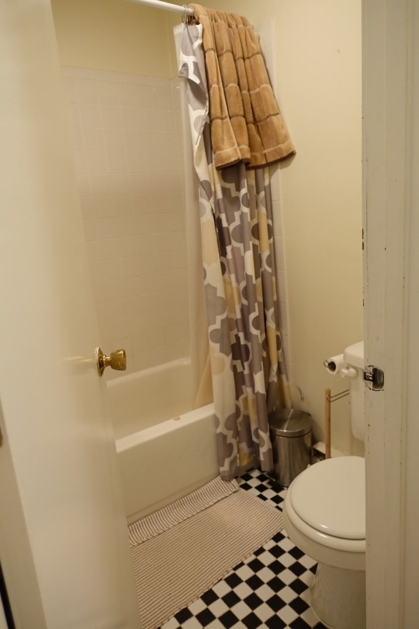 Columbus Ave. @ Worcester Street - SUNNY fourth floor 1 bed - Single Occupant Only - Common Laundry and ductless Air Conidtioning! September! 