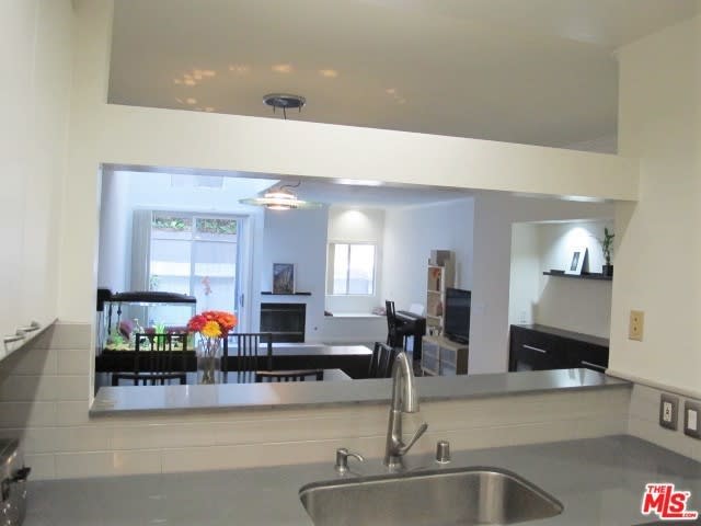 1617 S Beverly Glen #203