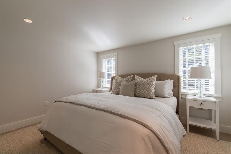12 Pond View Dr