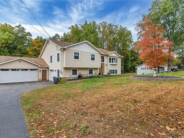 52 Laura Dr