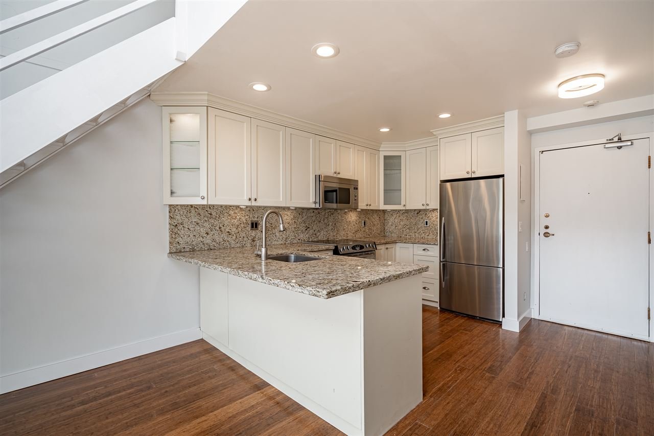 PH2-2125 York Ave