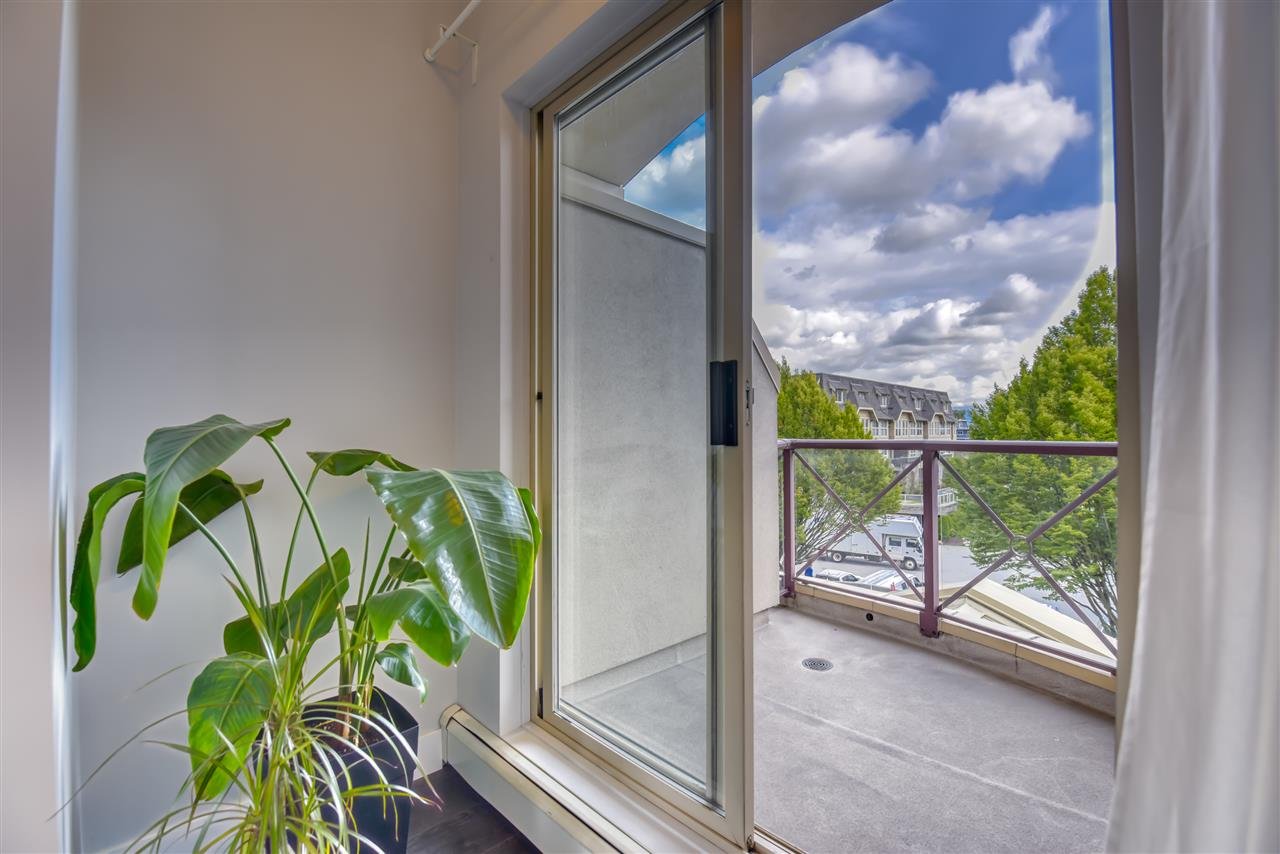 301-2109 Rowland St