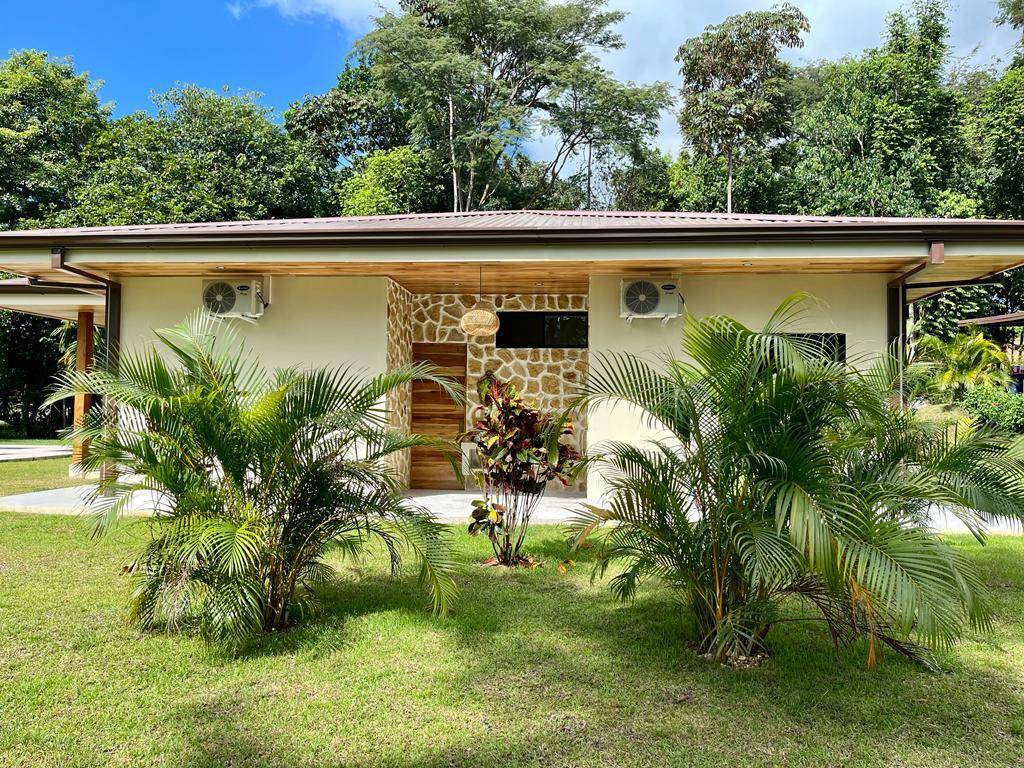 Captivating Modern 3 bedroom Oasis in Ojochal - Your Dream Home Awaits!