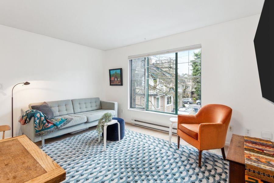 307-929 W 16th Ave