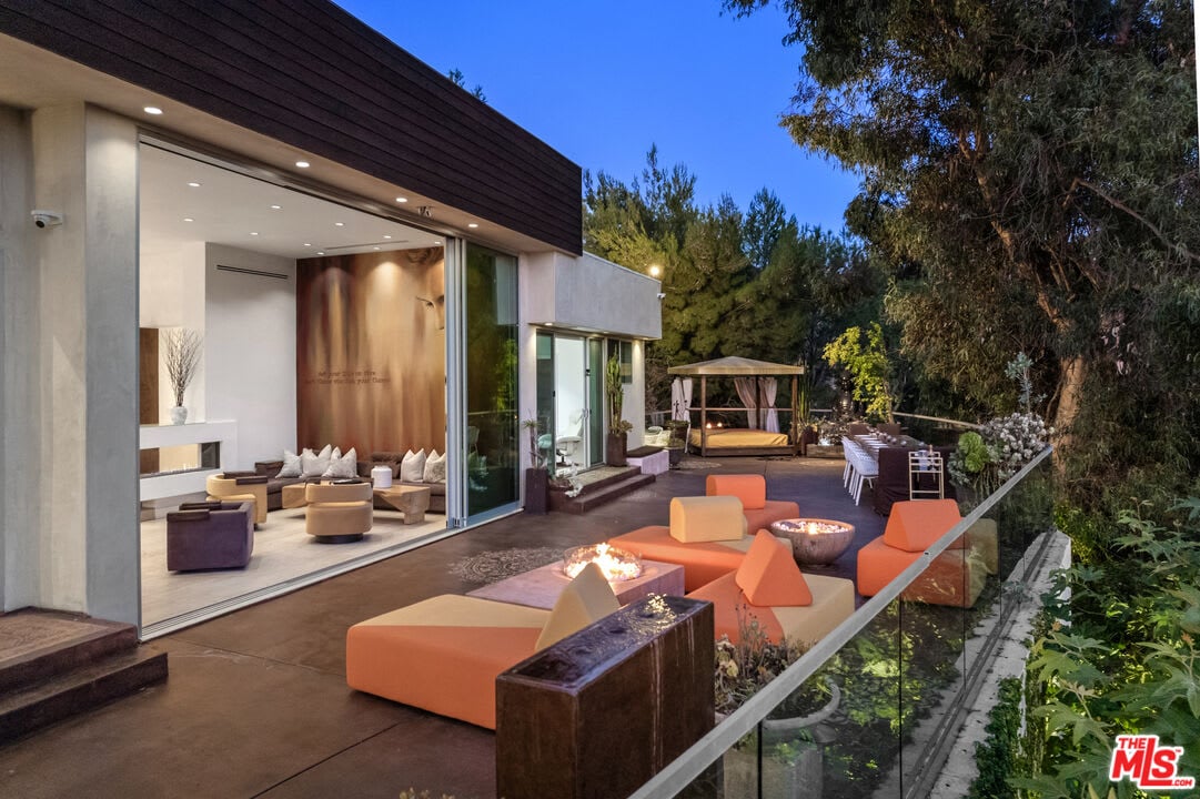 View Opulent