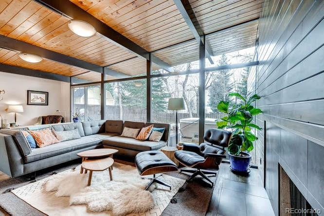 330 W Fair Ave