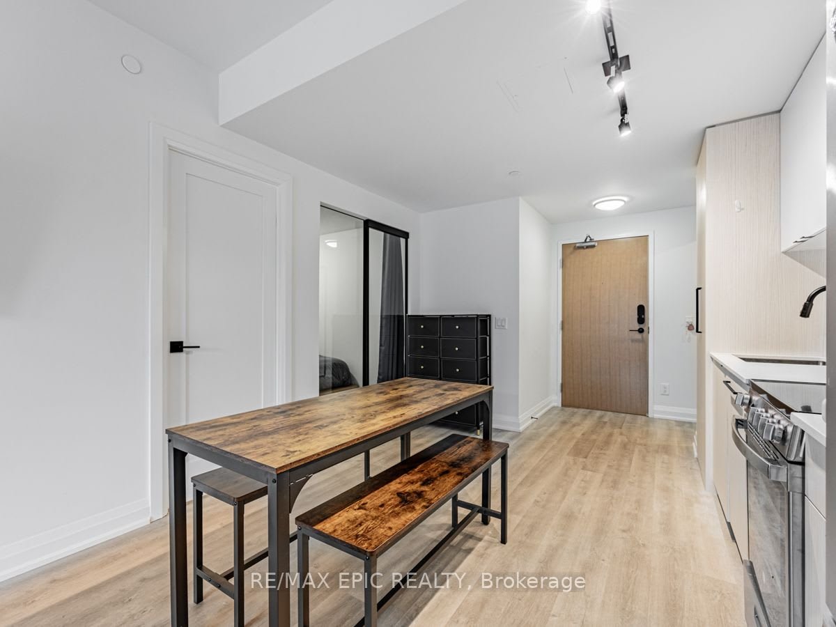 2369 Danforth Ave 317
