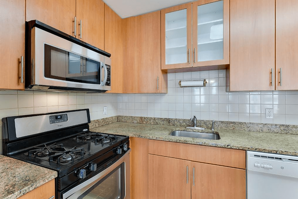 125 Oceana Drive East #5D