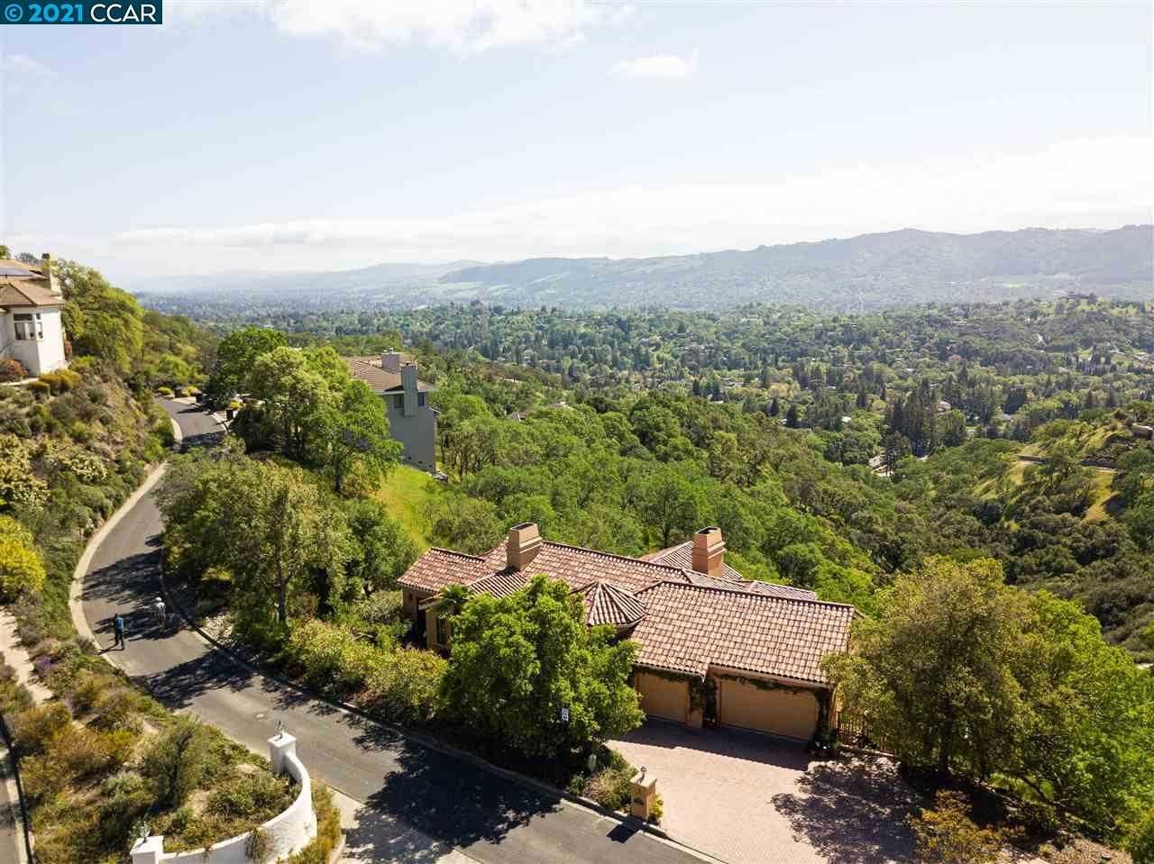 522 Oakshire Place