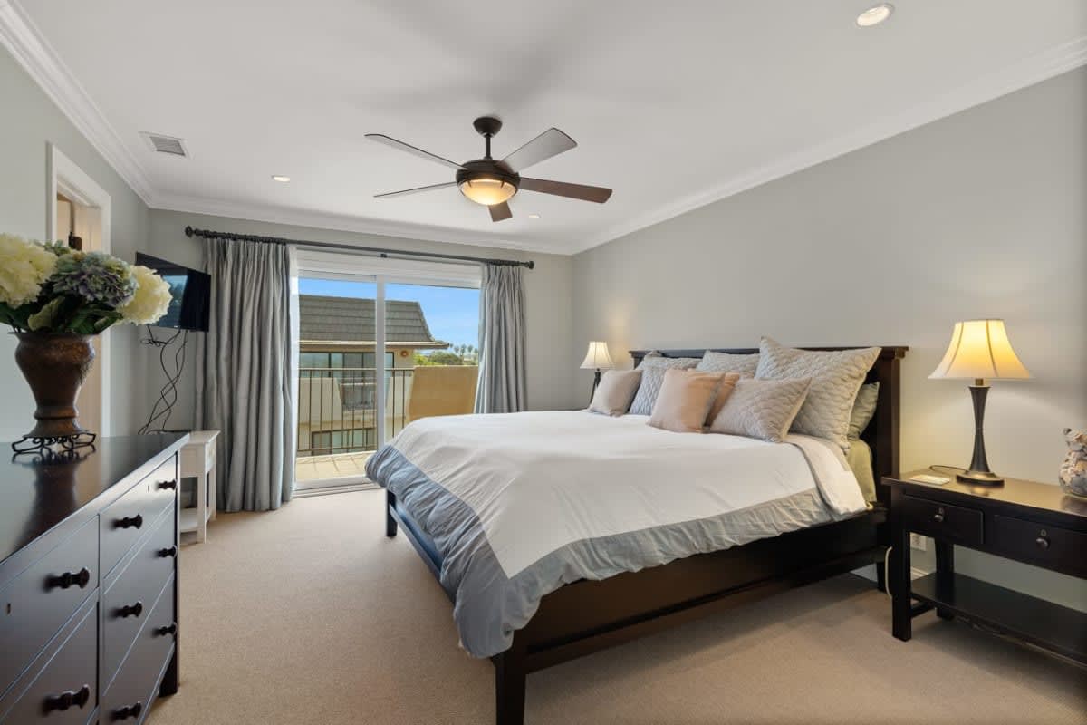 769 Ocean Surf Dr
