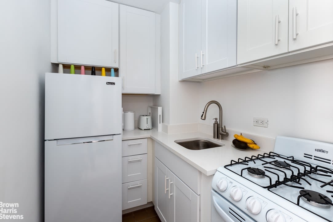 420 E 55th St, Unit 12U