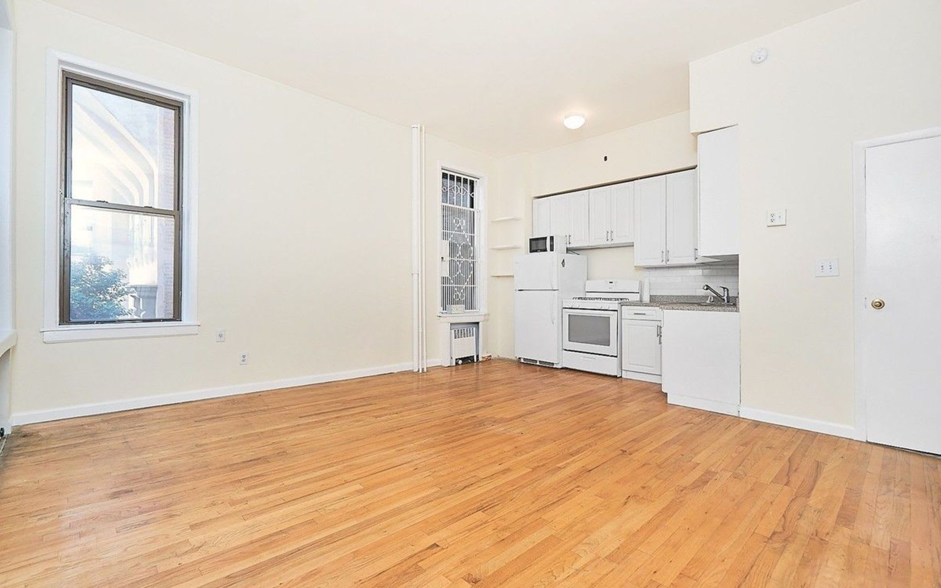 300 East 69th St, #2E