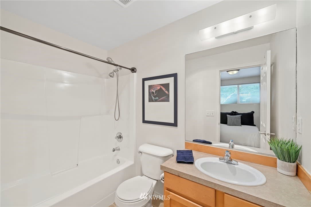 14335 Simonds Rd NE Unit #C302, Kirkland, WA 98034
