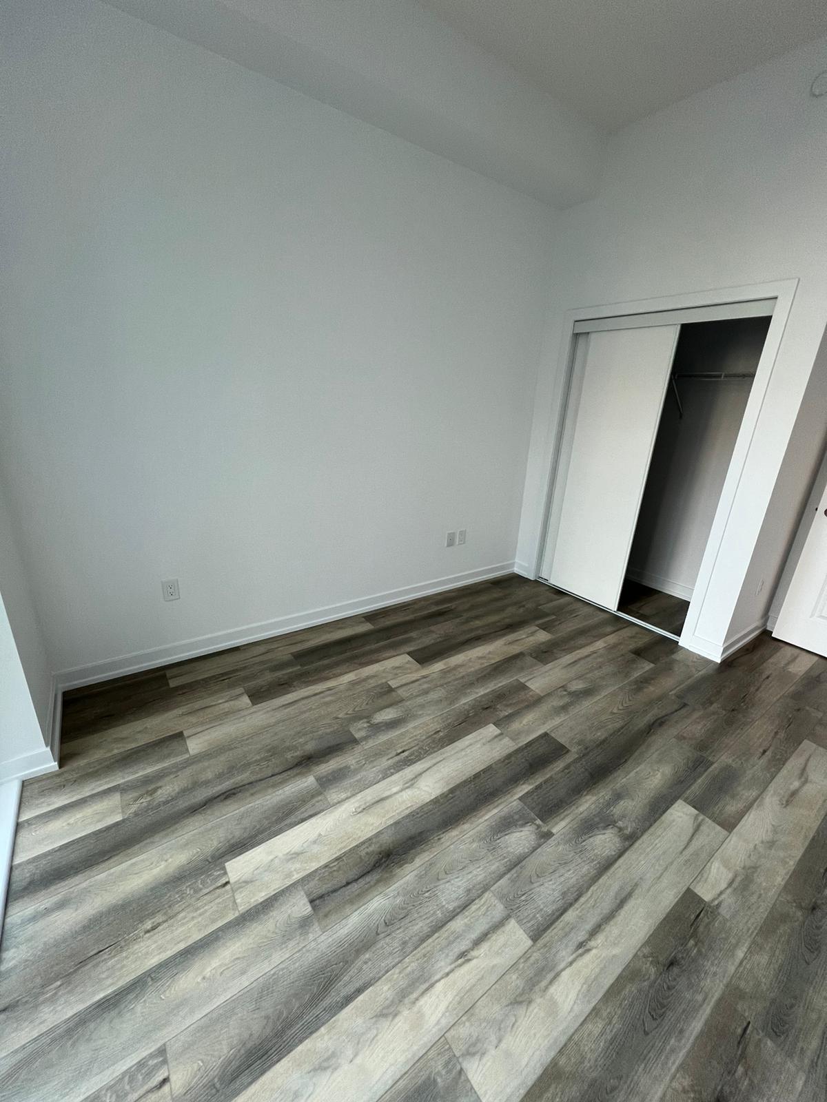 470 Dundas St E Unit: 106