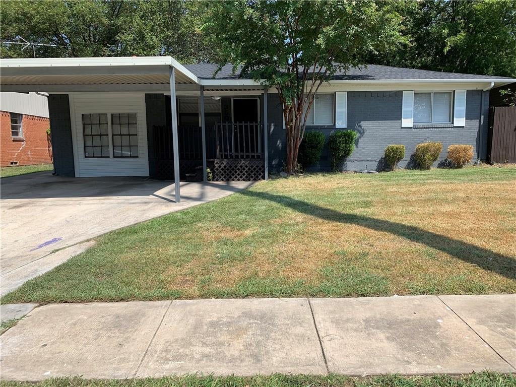 3509 Moon Dr