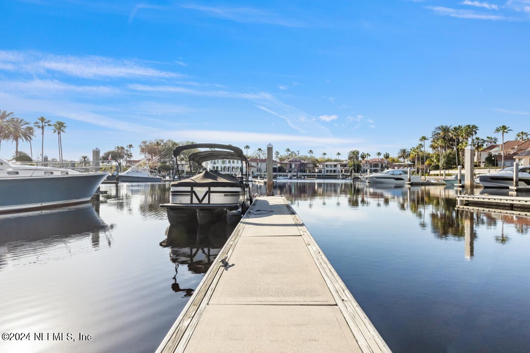 100 Harbourmaster Ct