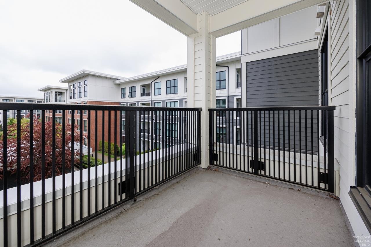 319-9551 Alexandra Rd