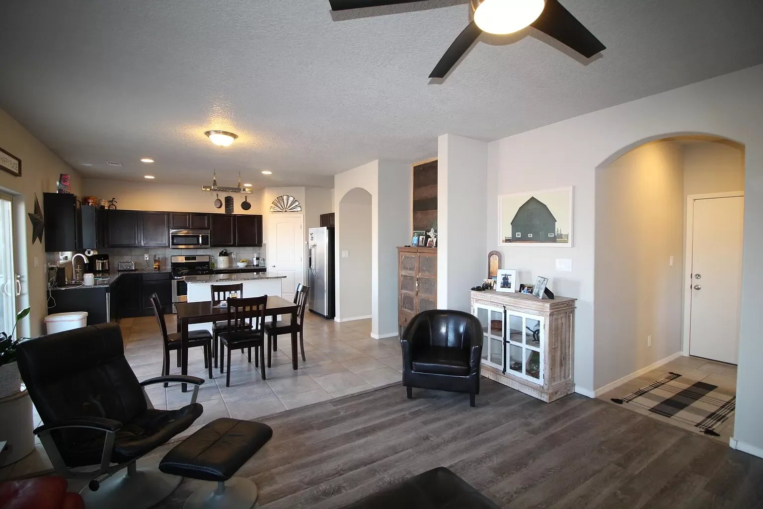3813 Dynamite Rd NE