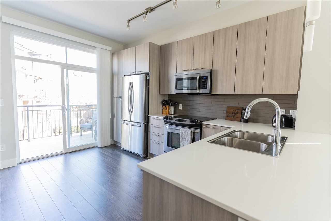 10-19433 68 Avenue, Surrey