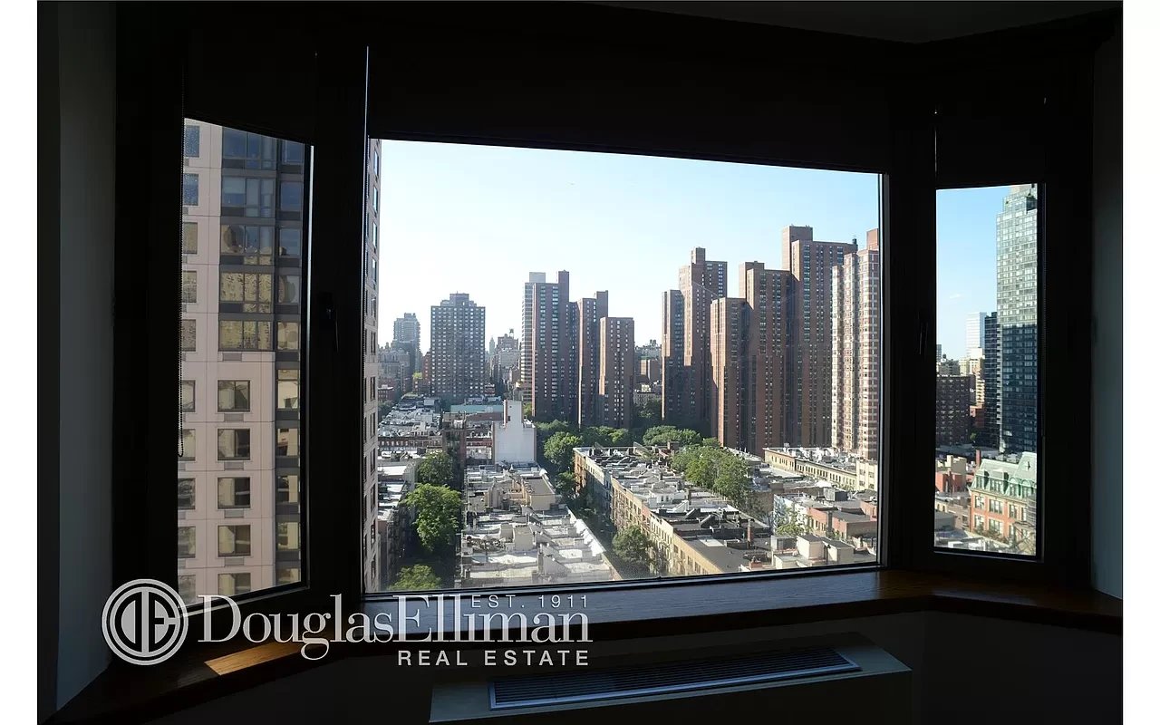 400 East 90th Street Unit: 18B