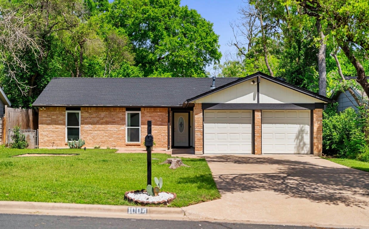1004 Stoneoak Ln