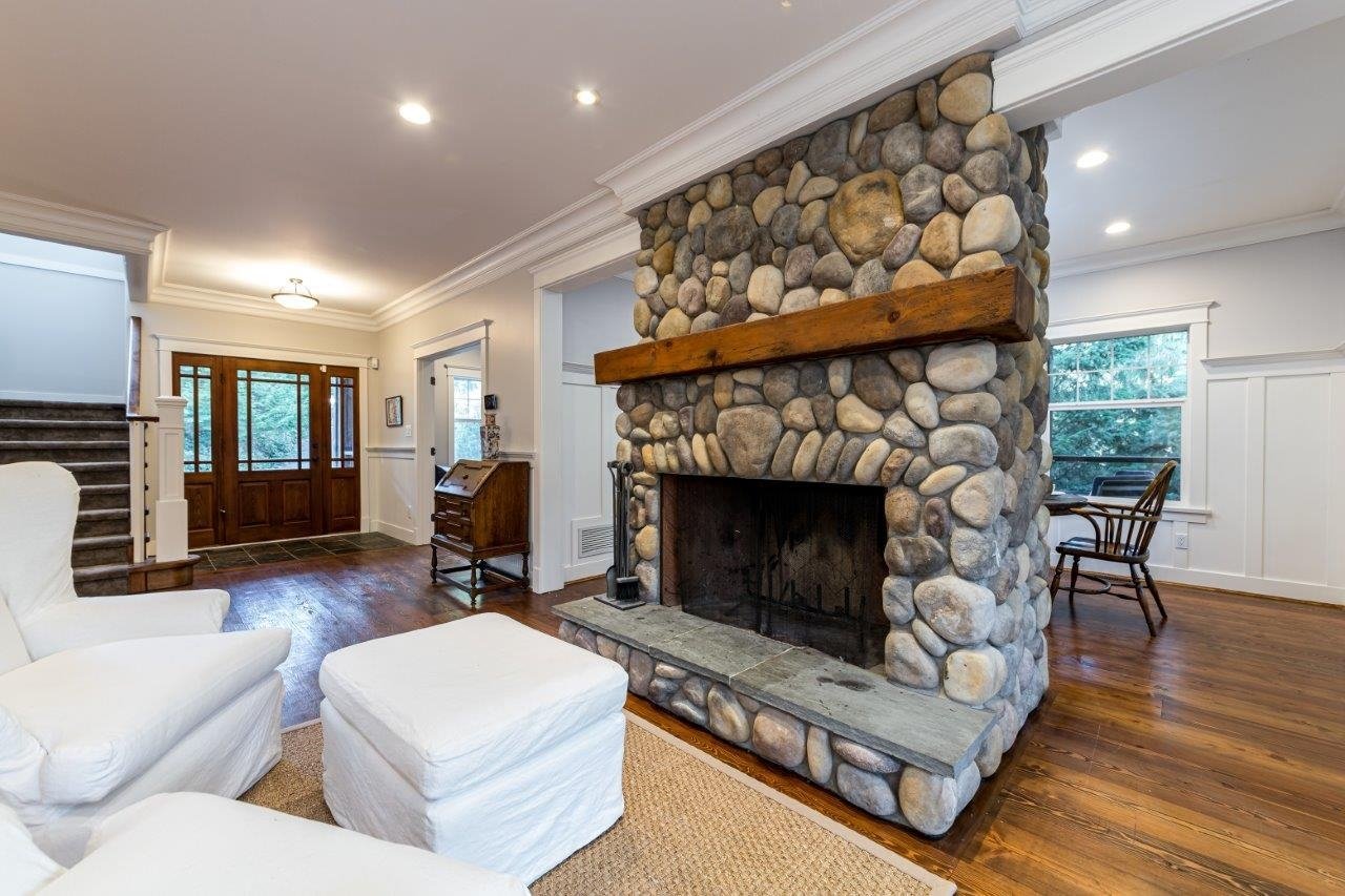 347 Salal Rd