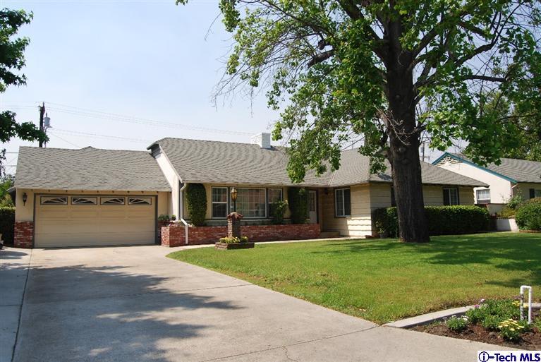 50 W Woodruff Ave