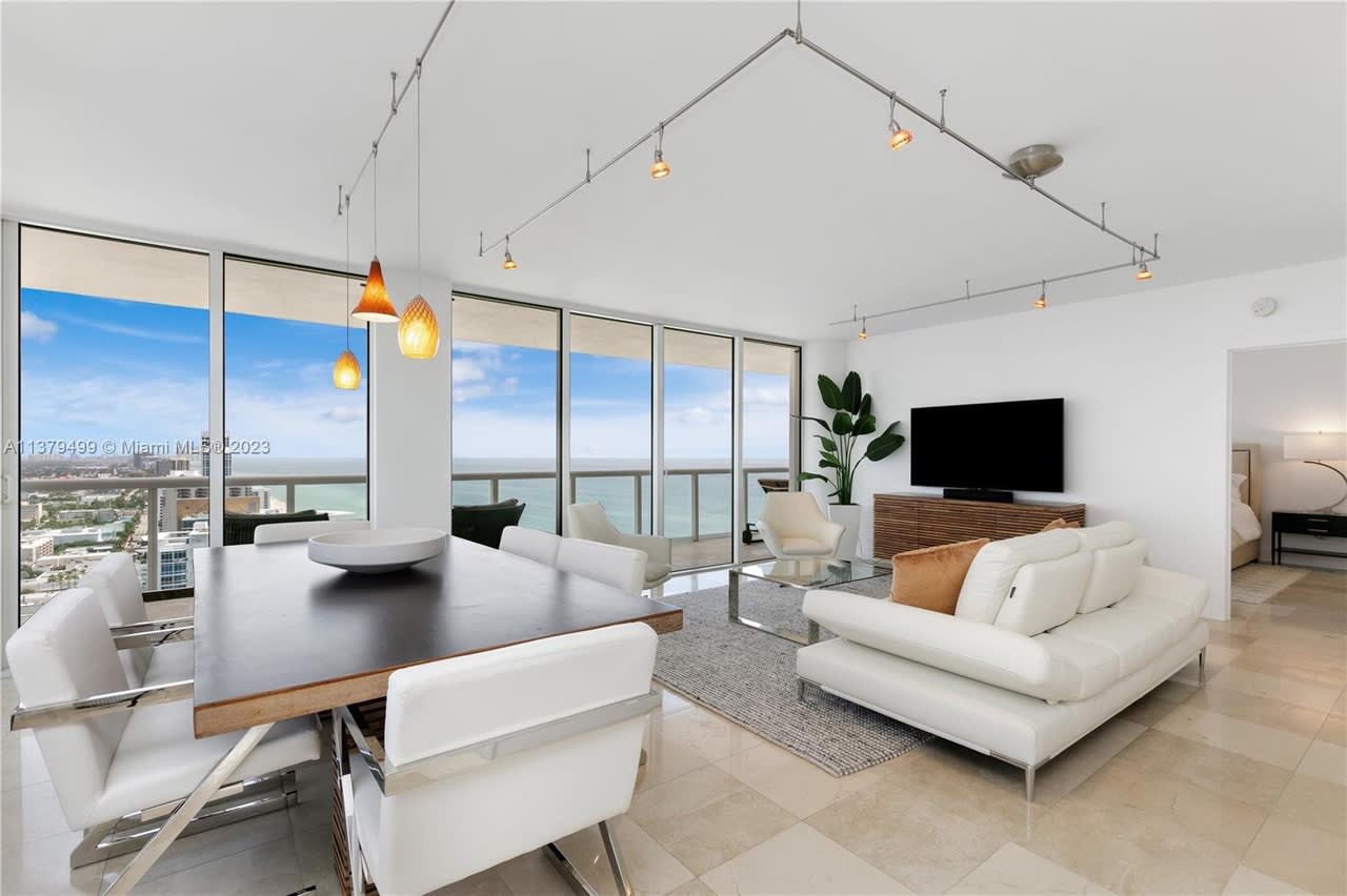 6365 Collins Ave., #3208