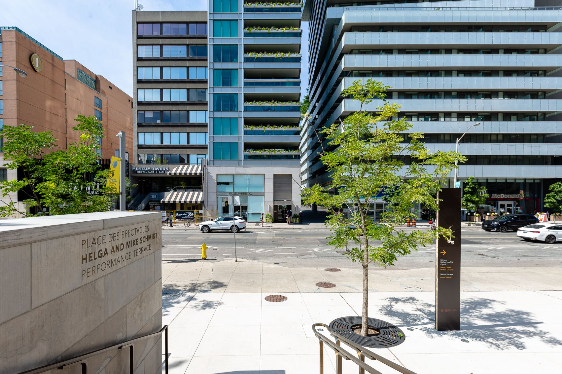 206 Bloor St W 