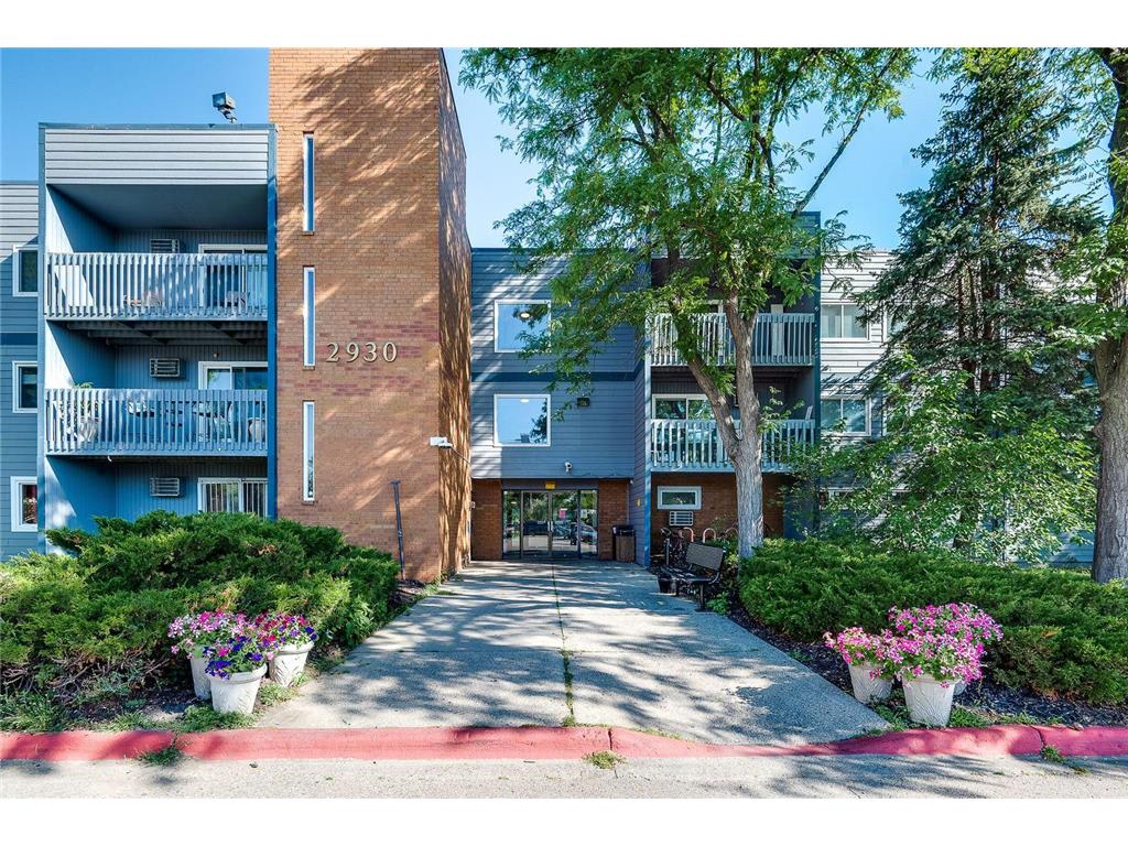 2930 Blaisdell Avenue #125, Minneapolis, MN 55408-2323