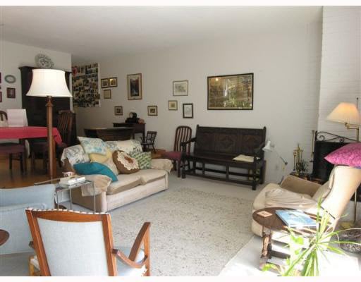 138-3300 Capilano Rd