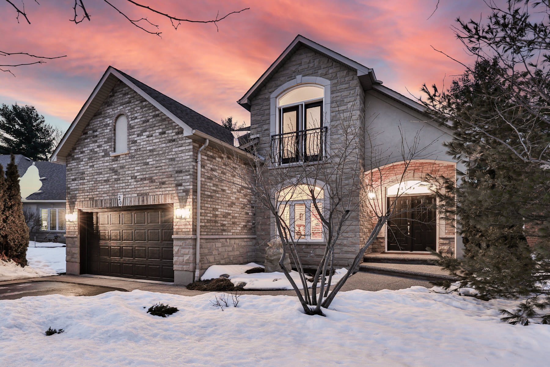 20 Wesleyan Court, Ancaster