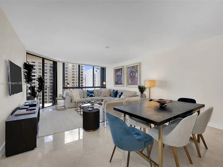 520 Brickell Key Dr #A1505
