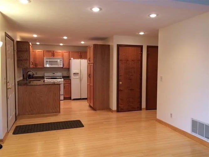 1407 N Oak Hill Dr Unit H4