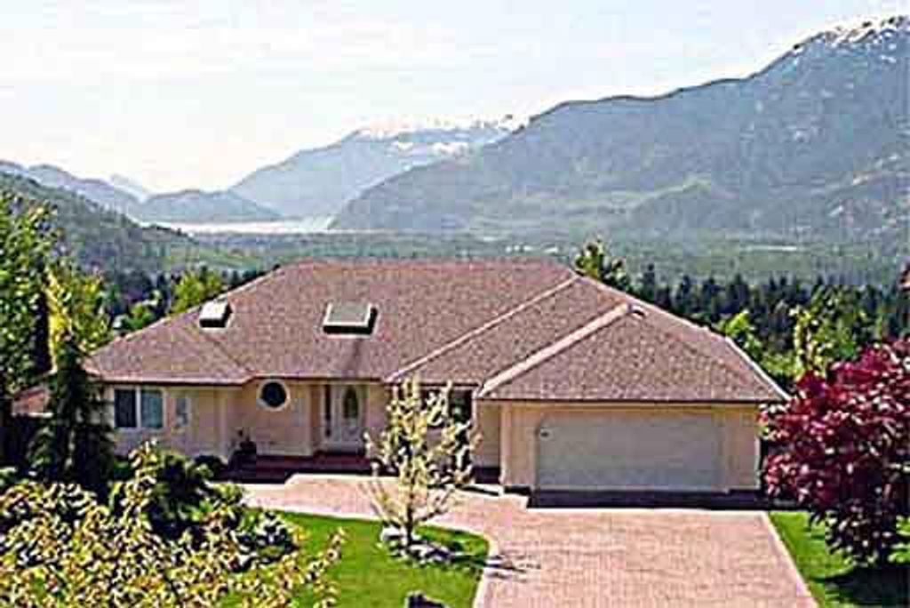 1007 Glacier View Dr