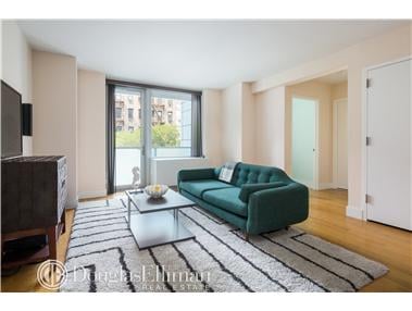 464 W 44th St, #3C