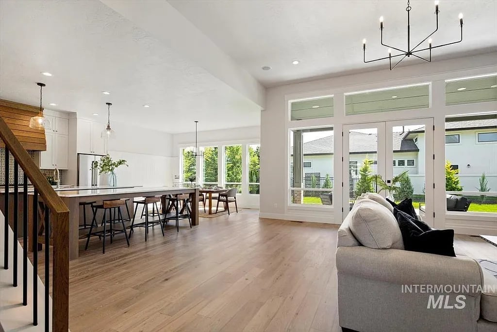 940 S Ranch House Way