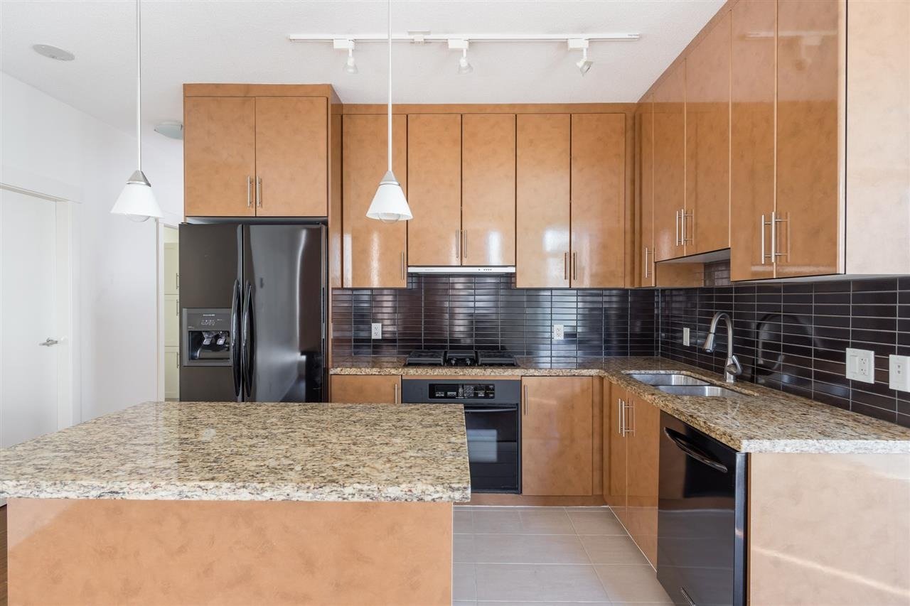 1189 Melville St, #1903