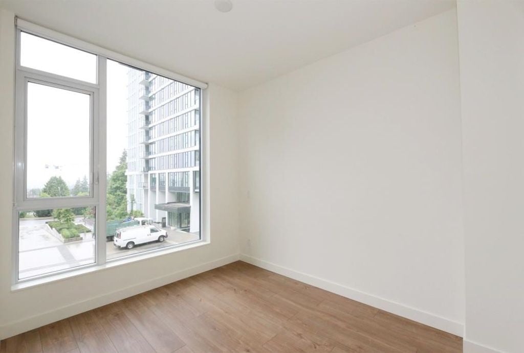 595 Austin Ave, #305
