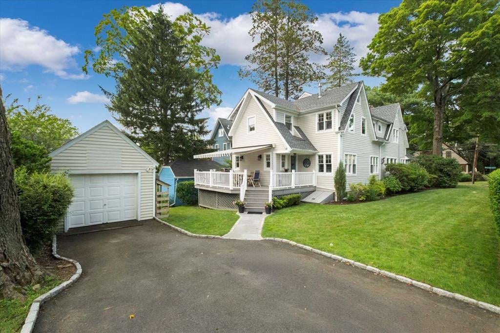 216 Boulevard