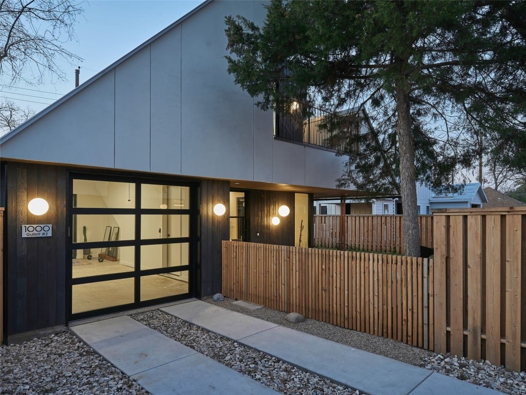 1000 Gullett St #2