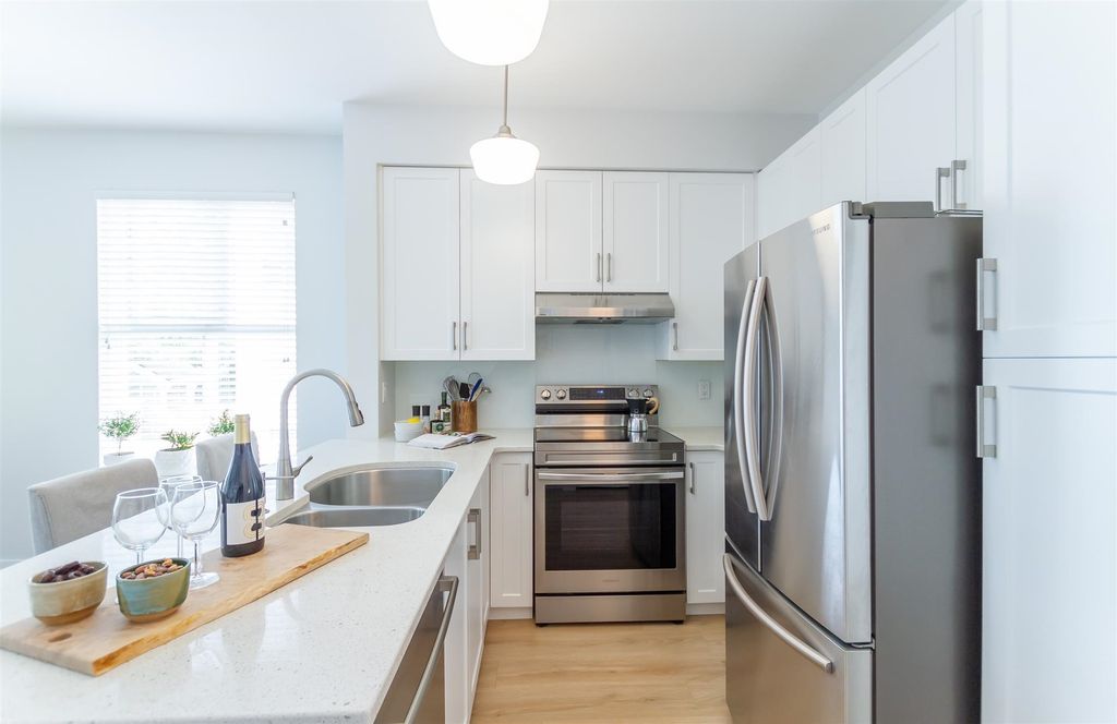 8515 Aquitania Pl