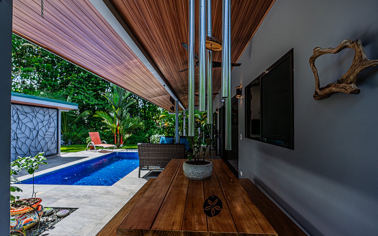 Home Near Downtown Uvita with Private Forest and Creek